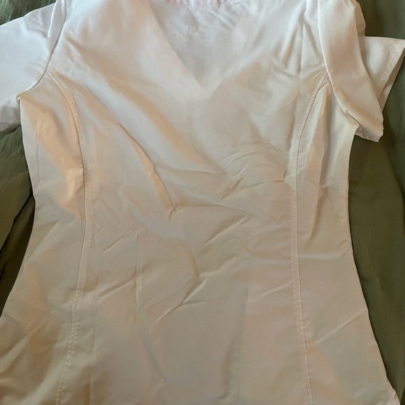 White scrub top - Picture 3 of 3